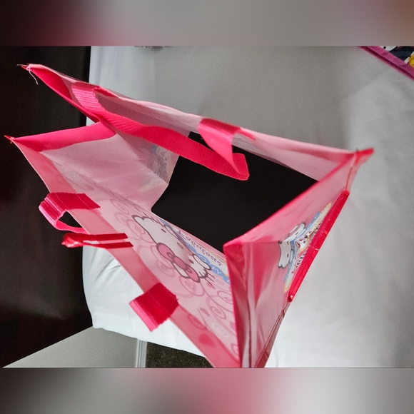 Hello Kitty Las Vegas Tote - Picture 5 of 5